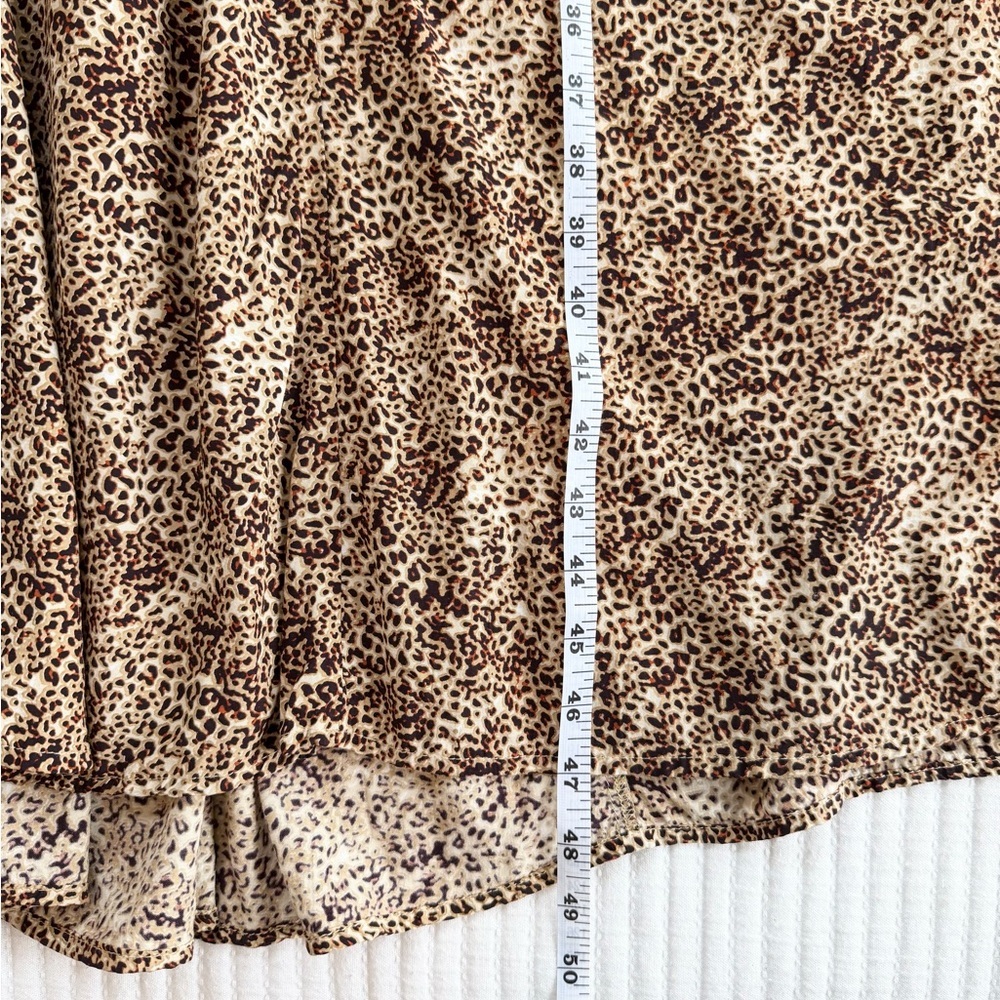 Faithfull the Brand Maggie Midi Dress in the Charlie Leopard Print - Picture 10 of 10